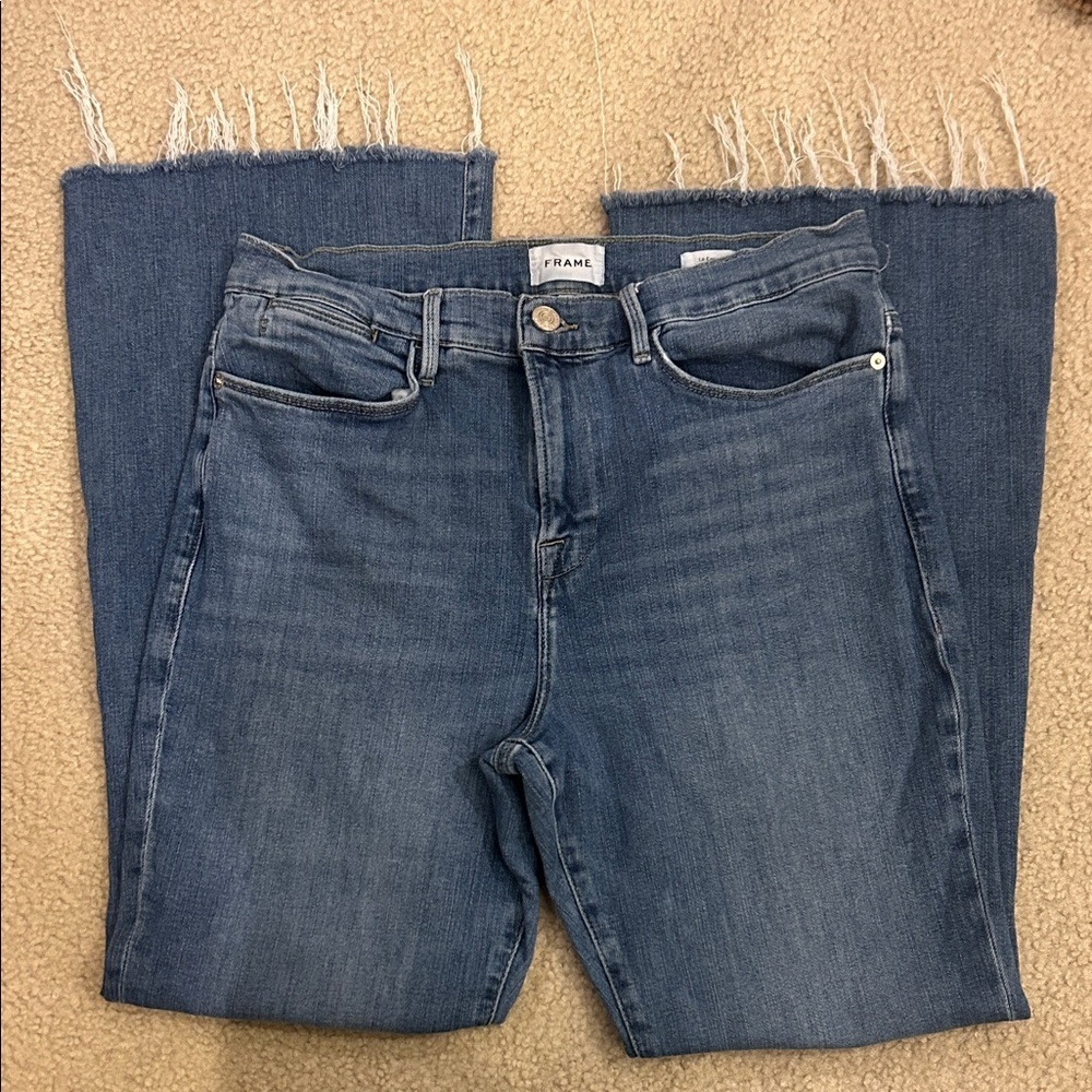 Frame Le Easy Flare jeans in a medium wash - Picture 2 of 5